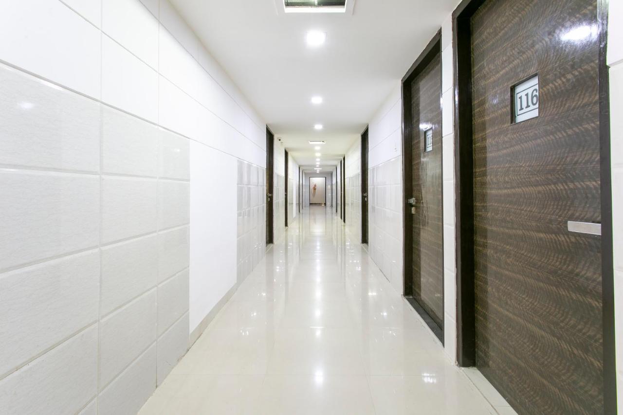 Oyo 62220 Hotel Stay Inn Kalyān Buitenkant foto